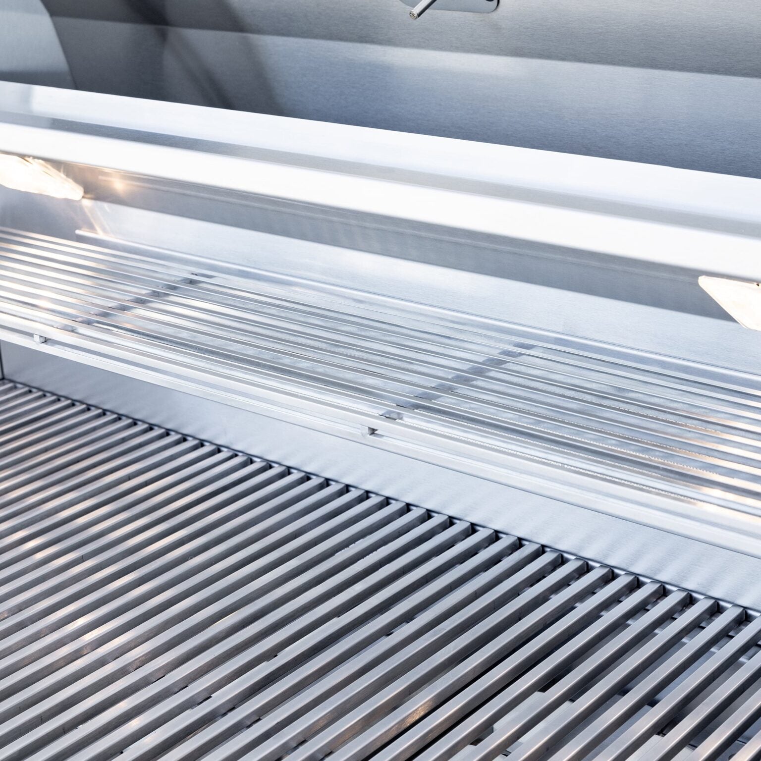 SUMMERSET™ TRL Pro 32" Built-In Grill [2 Fuel Types]