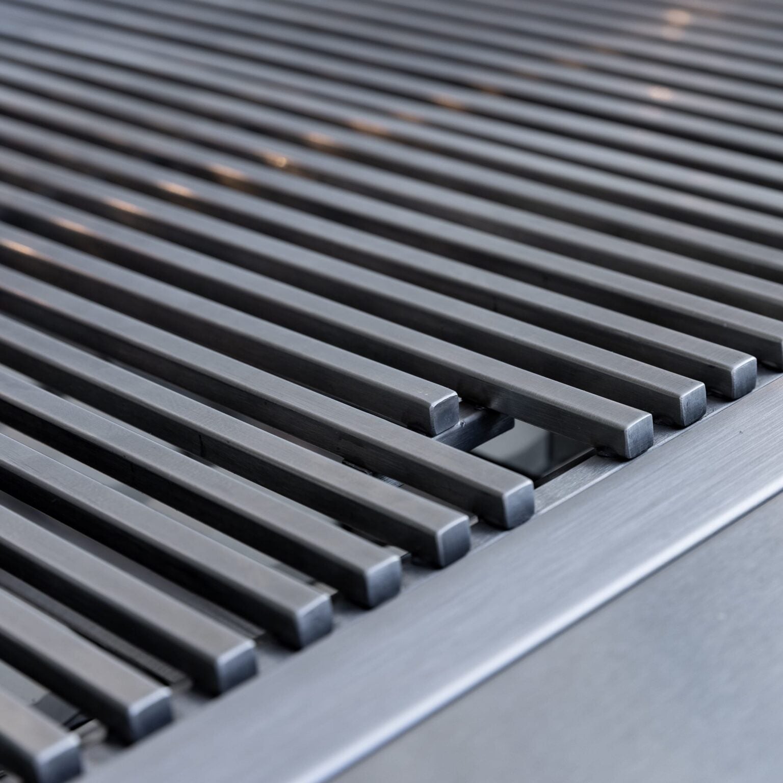 SUMMERSET™ TRL Pro 32" Built-In Grill [2 Fuel Types]