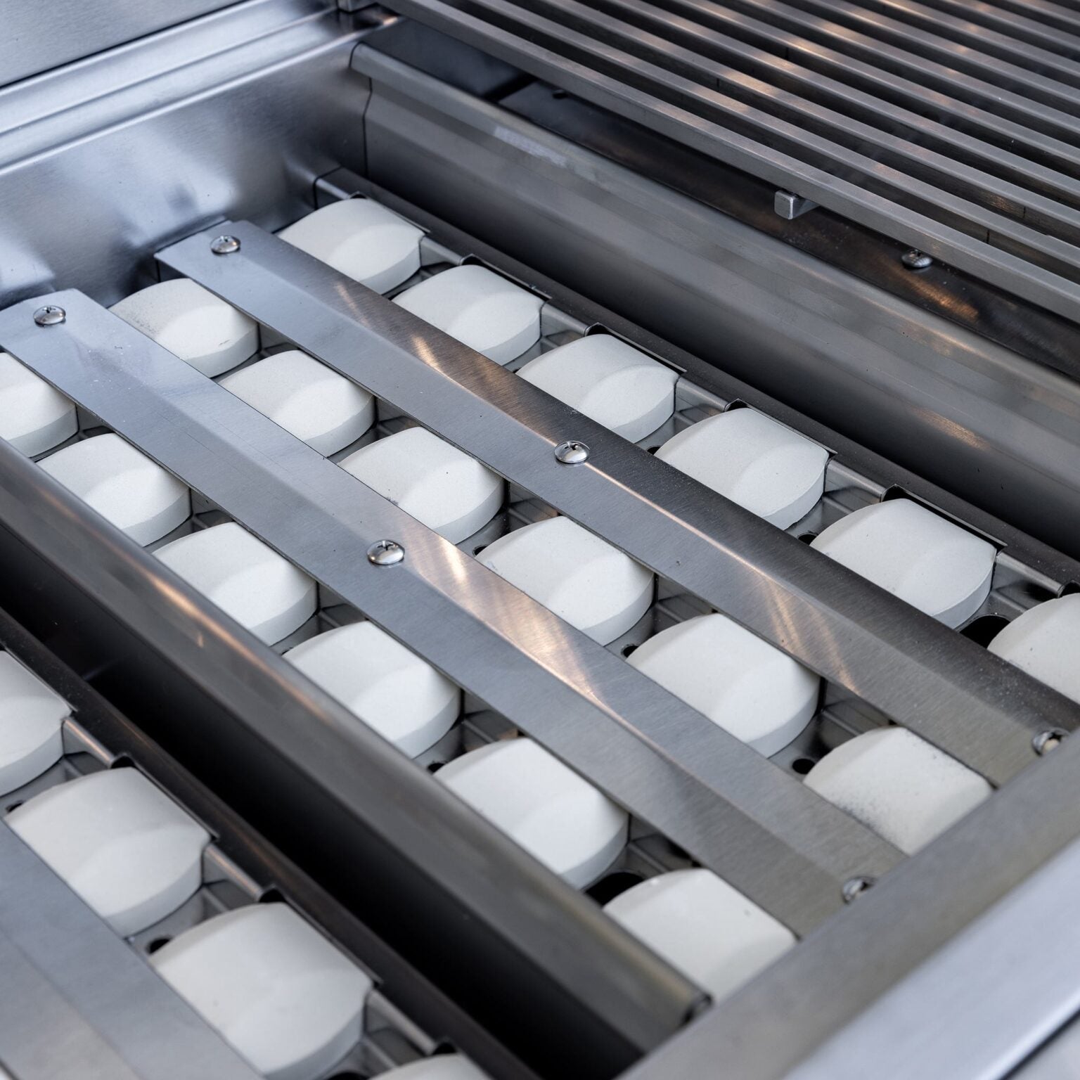 SUMMERSET™ TRL Pro 32" Built-In Grill [2 Fuel Types]