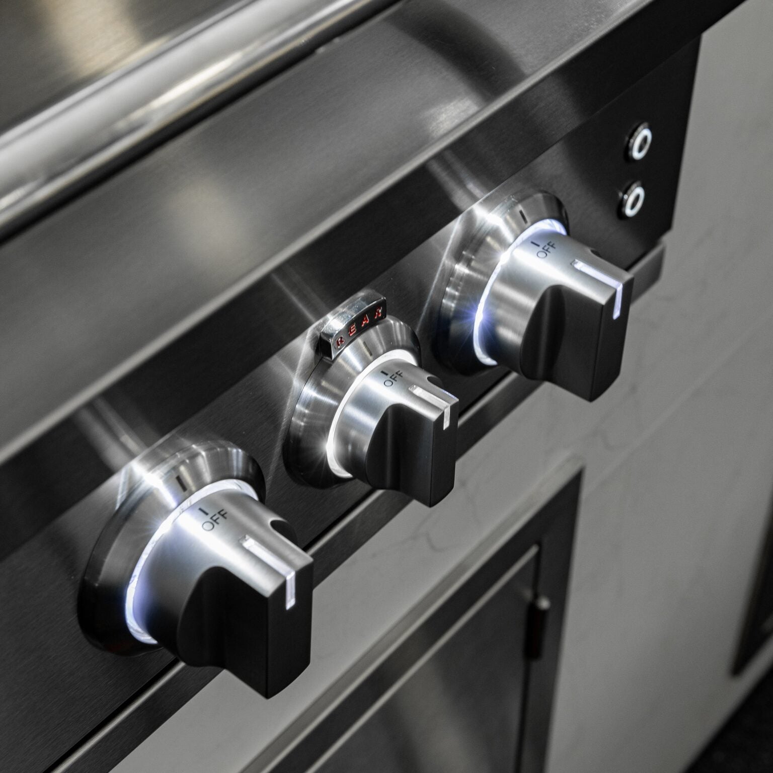 SUMMERSET™ Sizzler Pro 40" Built-In Grill [2 Fuel Types]