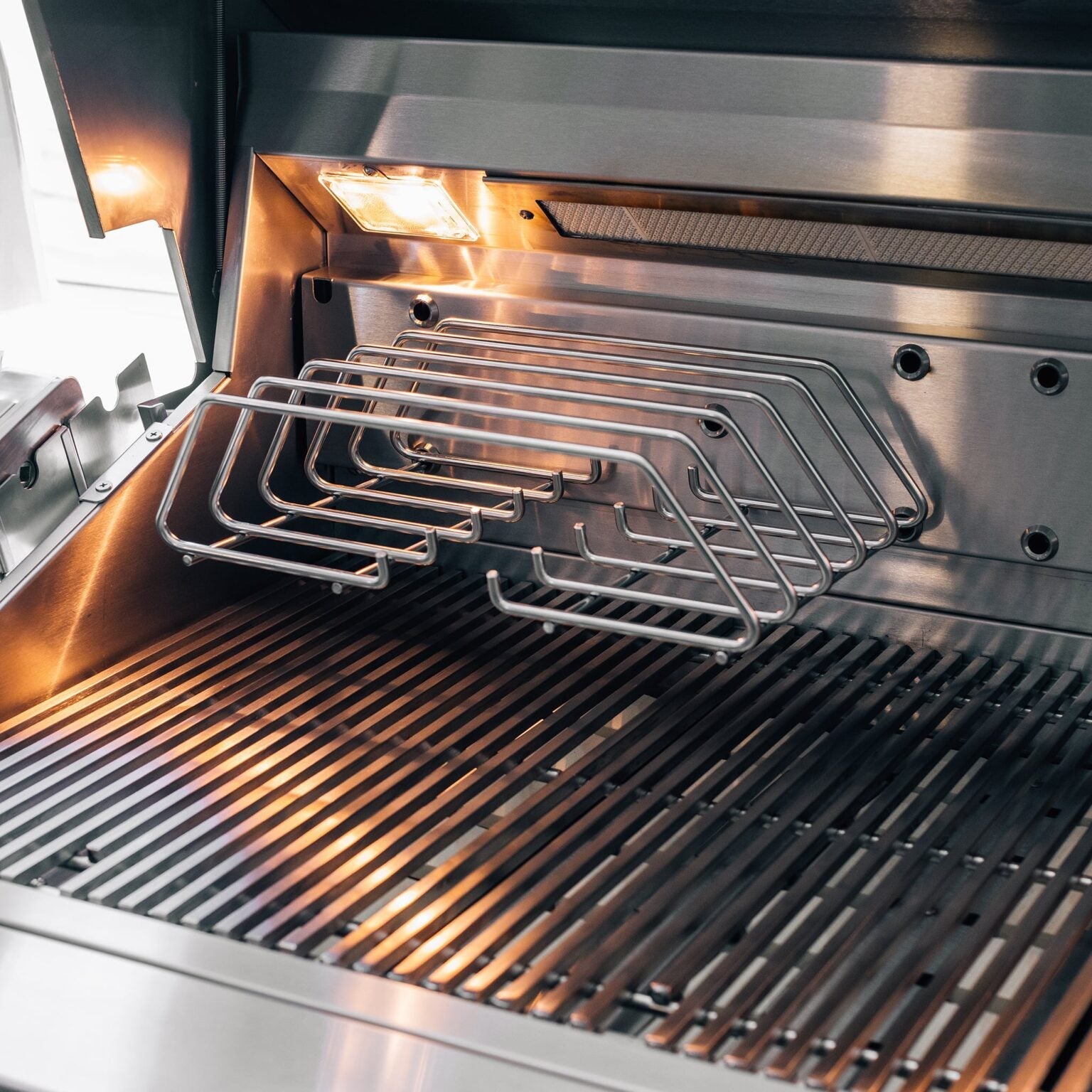 SUMMERSET™ Quest 42" Built-In Grill [2 Fuel Types]