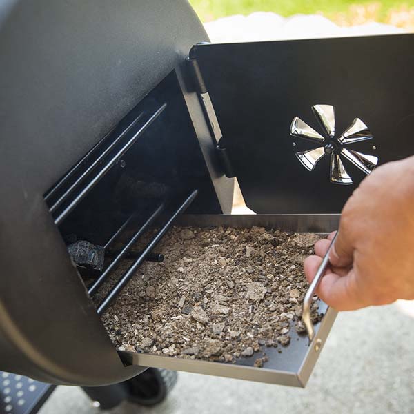 Broil King® Regal™ Charcoal 500 Grill